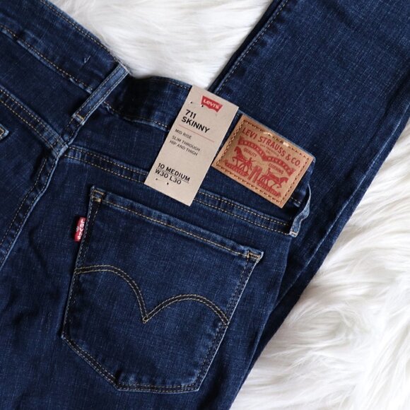NWT Levi's Jeans 711 Mid Rise Skinny Distressed Dark Wash Size 30 - Picture 7 of 9